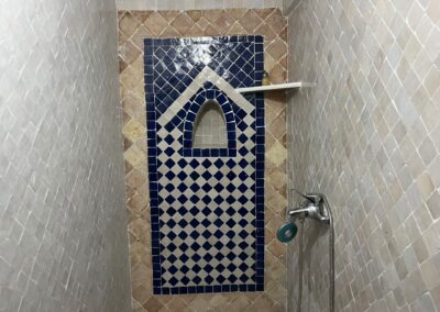 Jardin bathroom with blue and white tiles